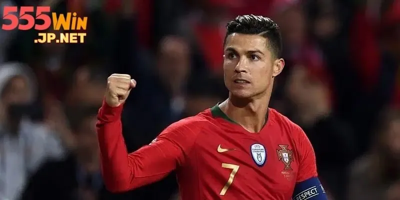 Cristiano Ronaldo lọt top cầu thủ lương cao nhất